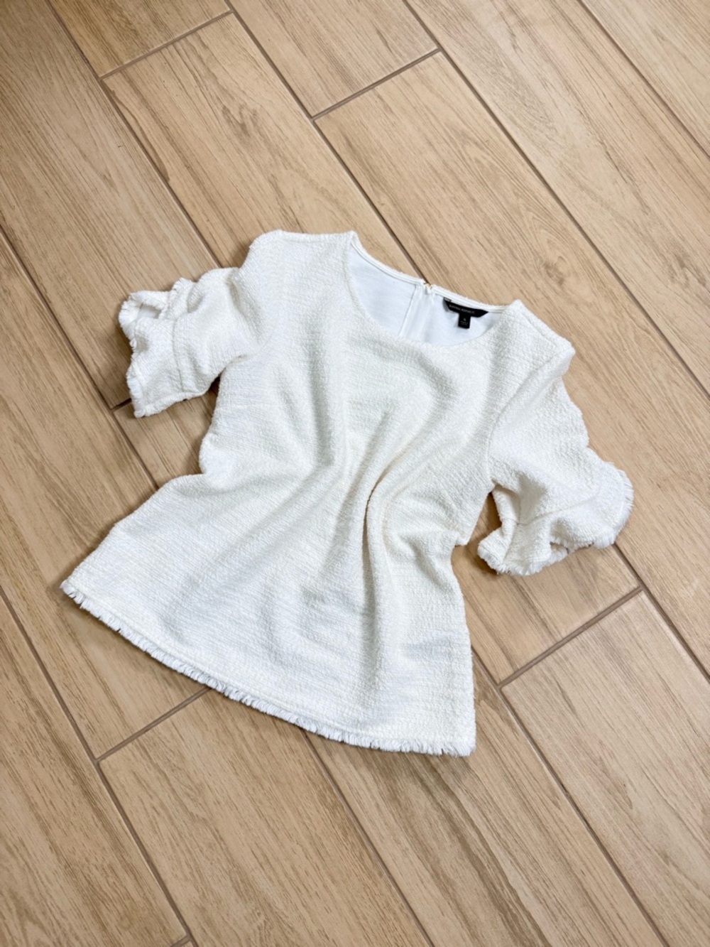 BananaRepublic White Tweed Fringe PuffSleeve Top Size Small Textured Chic Blouse